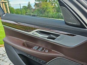 BMW 730 Long x-Drive-4x4 5/2022 12tis km stav nové - 10