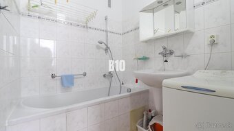 Na prenájom 3 izbový veľkometrážny byt Nováková ulica - 10