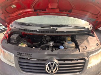Volkswagen Transporter T5 1.9 TDI 6-Míst Tažné - 10