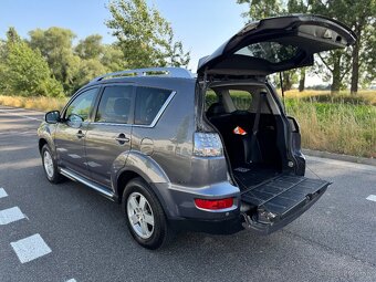 Mitsubishi Outlander 2.0D 7-miest 103KW 4x4 - 10