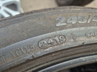 245/40 r19 zimné 4 ks KUMHO dezén 8,5 - 8,1 mm - 10