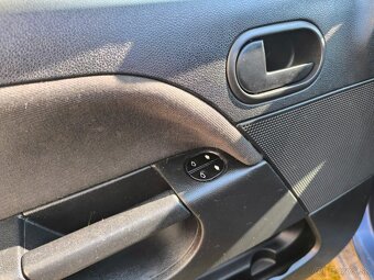 Predám Ford Fiesta 1.4 TDCi 50kw, r.v. 2004 - 10