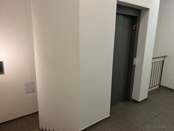 veľký 3i. byt, Prievoz, najvyššie poschodie, terasa, tehla - 10