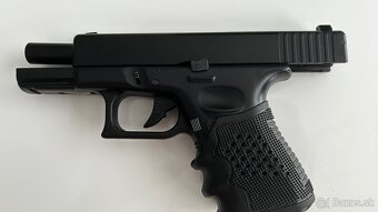 Predám GLOCK 23 - 10