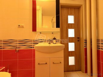 Veľkometrážny 1 izbový byt prerobený na 2 izbový s … - 10