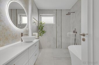 Moderný rodinný dom v obci Kostolné Kračany, časť Amadeho Kr - 10