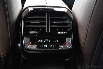 BMW iX xDrive40 FULL VÝBAVA SR ZÁRUKA 12_000_KM_DPH_2024 - 10