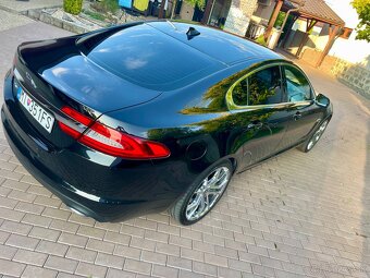 Jaguar XF 2.2D - 10