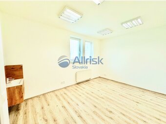 Exkluzívny prenájom obchodných priestorov v centre Malaciek - 10