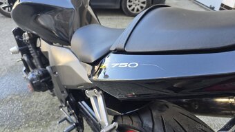 Kawasaki Z750 A2 - 10