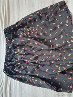 Balik oblecenia 36-38-22ks,saty+rifle+sukne - 10