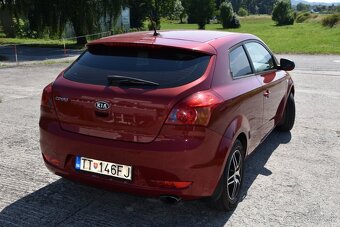 Kia Ceed - 10