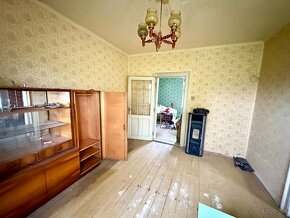 REZERVOVANÉ - rodinný dom s veľkým pozemkom - 10