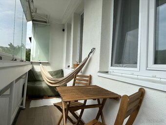 Útulný a svetlý 1-izbový byt v srdci Rače - 10