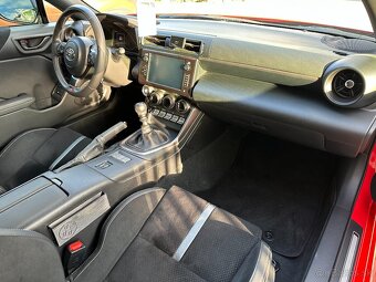 Toyota GR86 2.4 Boxer Executive - 10