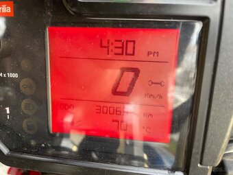 Aprilia Tuono 1000R Factory Carbon - 10