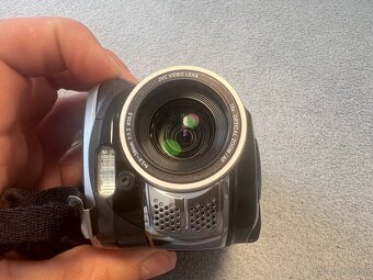 Predám videokameru JVC Everio GZ—MG77EK s 30 GB HDD - 10
