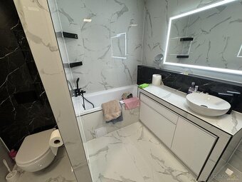 Luxusný 2-izbový byt s balkónom v Dolnom Kubíne. - 10