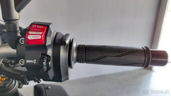 Yamaha MT-10 - 10