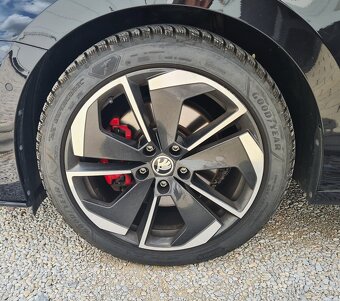 ŠKODA OCTAVIA COMBI 2.0 TDI RS 4X4 DSG - 10
