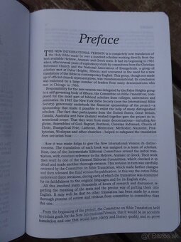 Predám vreckovú BIBLIU viazanú v umelej koži - 10