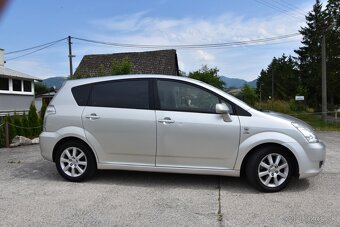 Toyota Corolla Verso 2.0 D-4D Base - 10
