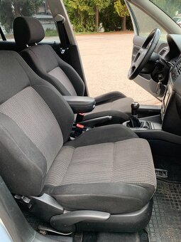 Volksvagen golf 1.9 TDI Highline - 10