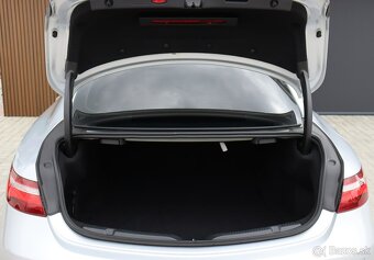 Mercedes-Benz E trieda Kupé 200 A/T - 10