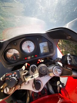 Honda VFR 800 - 10