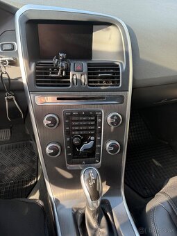 Predám Volvo Xc 60 D3 - 10