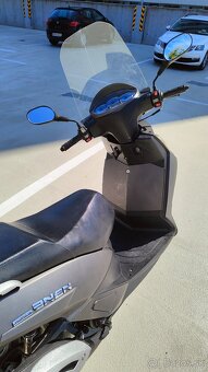 Skuter znen 125 - 10