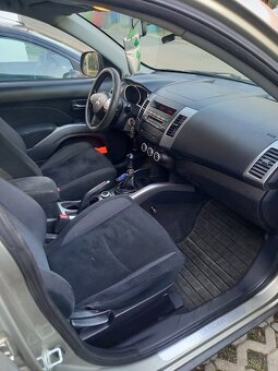 Mitsubishi outlander 2.0 4×4. - 10