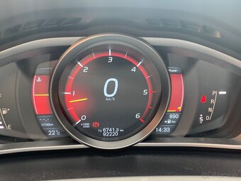 Volvo v40 D3 110kw - 10