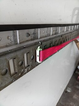 Prívesný vozík s hydraulickou rampou - 10