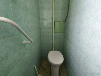 Predaj,tehlový 2izb.byt s balkonom v širšom centre Lučenca - 10