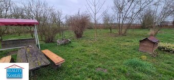 Na predaj výborná záhrada 1640 m2 s domom - chatkou - Pačéro - 10