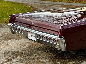Lincoln Continental - 10