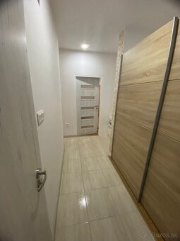 Ponúkam na prenajom 2-izbový byt - 10