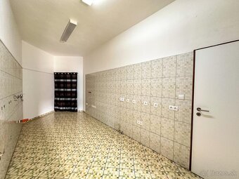Obchodné priestory v centre mesta Žarnovica (ul. Dolná) - 10