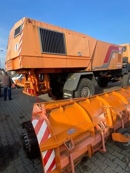 Prodáme stroj na čištění obrovských ploch MB 2031, 4x4. - 10