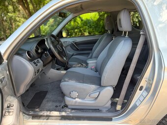 Toyota RAV4 2.0 D-4D 3D - 10