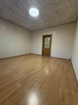 Prenájom 4-izbový byt v Handlovej - 10