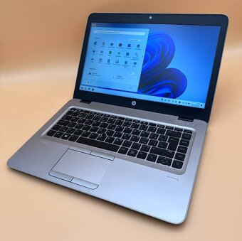 Notebook 14" HP.AMD PRO A10-8730B 4x2,40GHz.8gb ram.256gSSD - 10