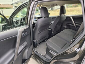 Predám Toyotu RAV4, hybrid - 10