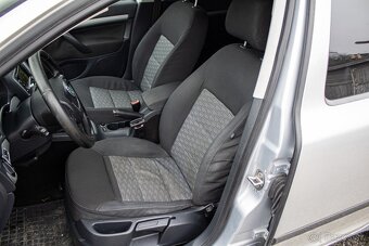 Škoda Octavia Combi 2.0 TDI CR DPF Ambition DSG - 10