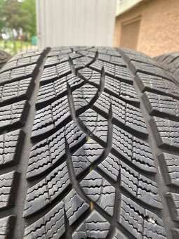 Good Year 225/45 R17 (zimne pneu) - 10