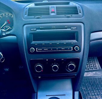 Predám Octavia II Facelift TSI kúp. v SR - 10