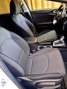 Kia Ceed SW kombi Automat - 10