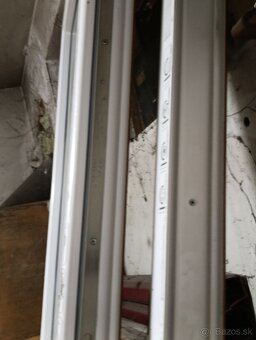 Predám balkónové dvere so zárubňou - 10
