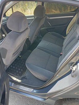Peugeot 407 - 10
